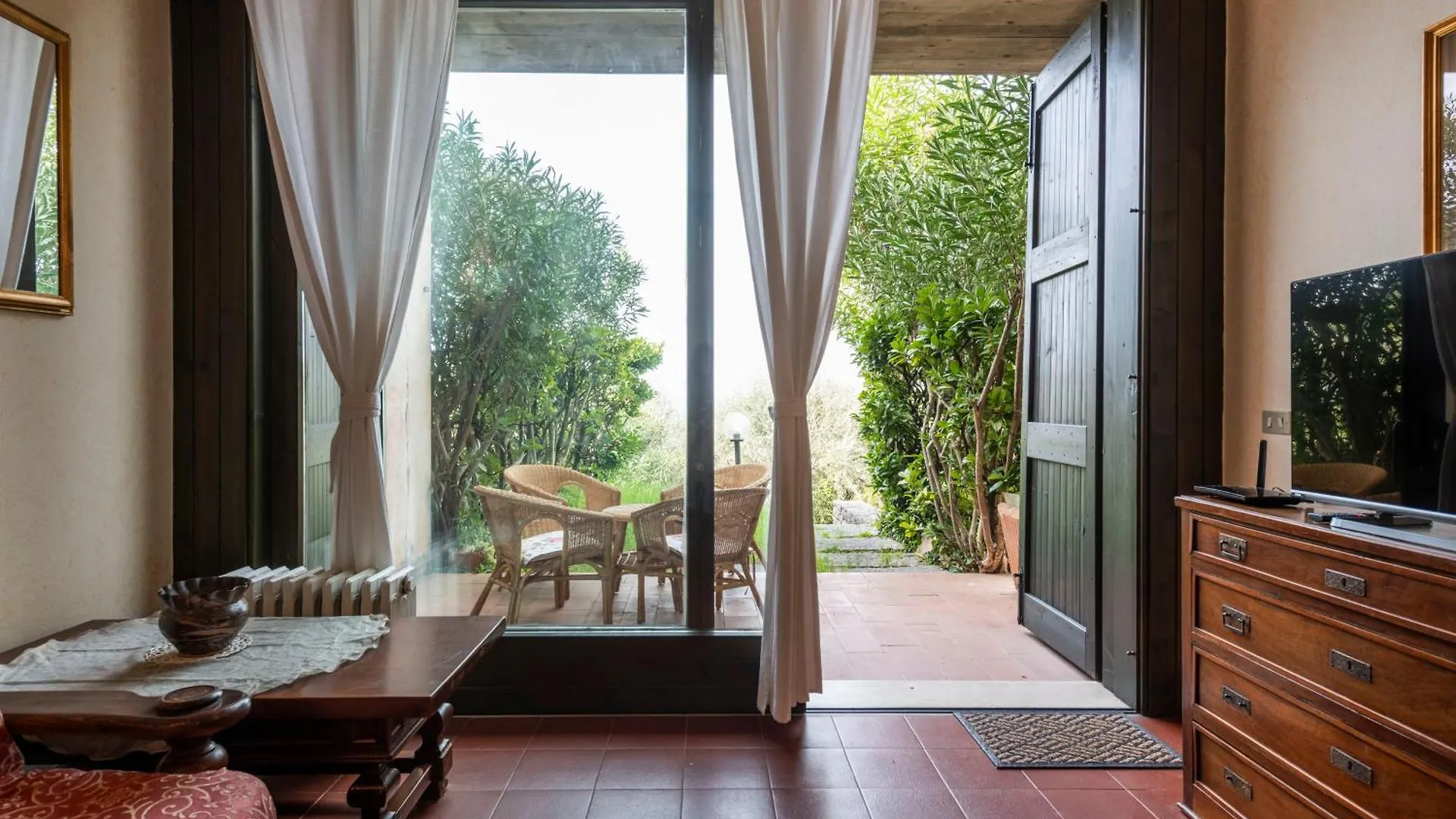 Apartamento Alma Torri Del Benaco 0*,